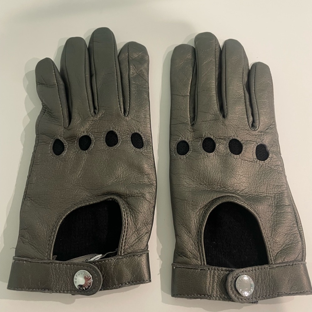 Banana Republic Silver Leather Gloves lined with Black Cashmere